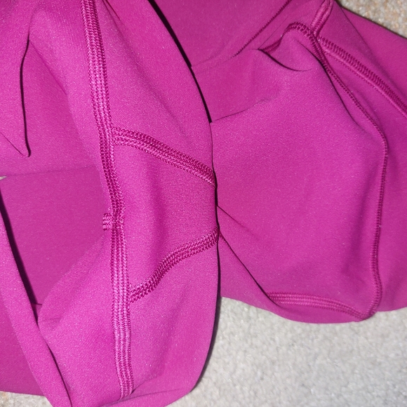 NWOT Lululemon Train Time 4 - Picture 6 of 7